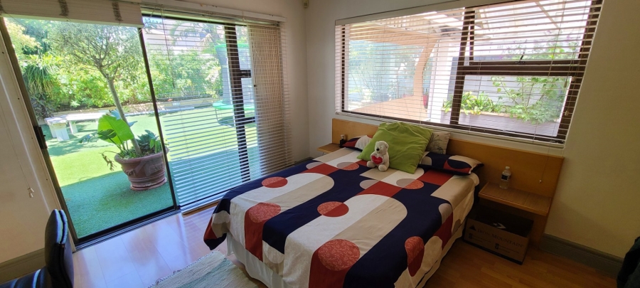 3 Bedroom Property for Sale in Cravenby Western Cape